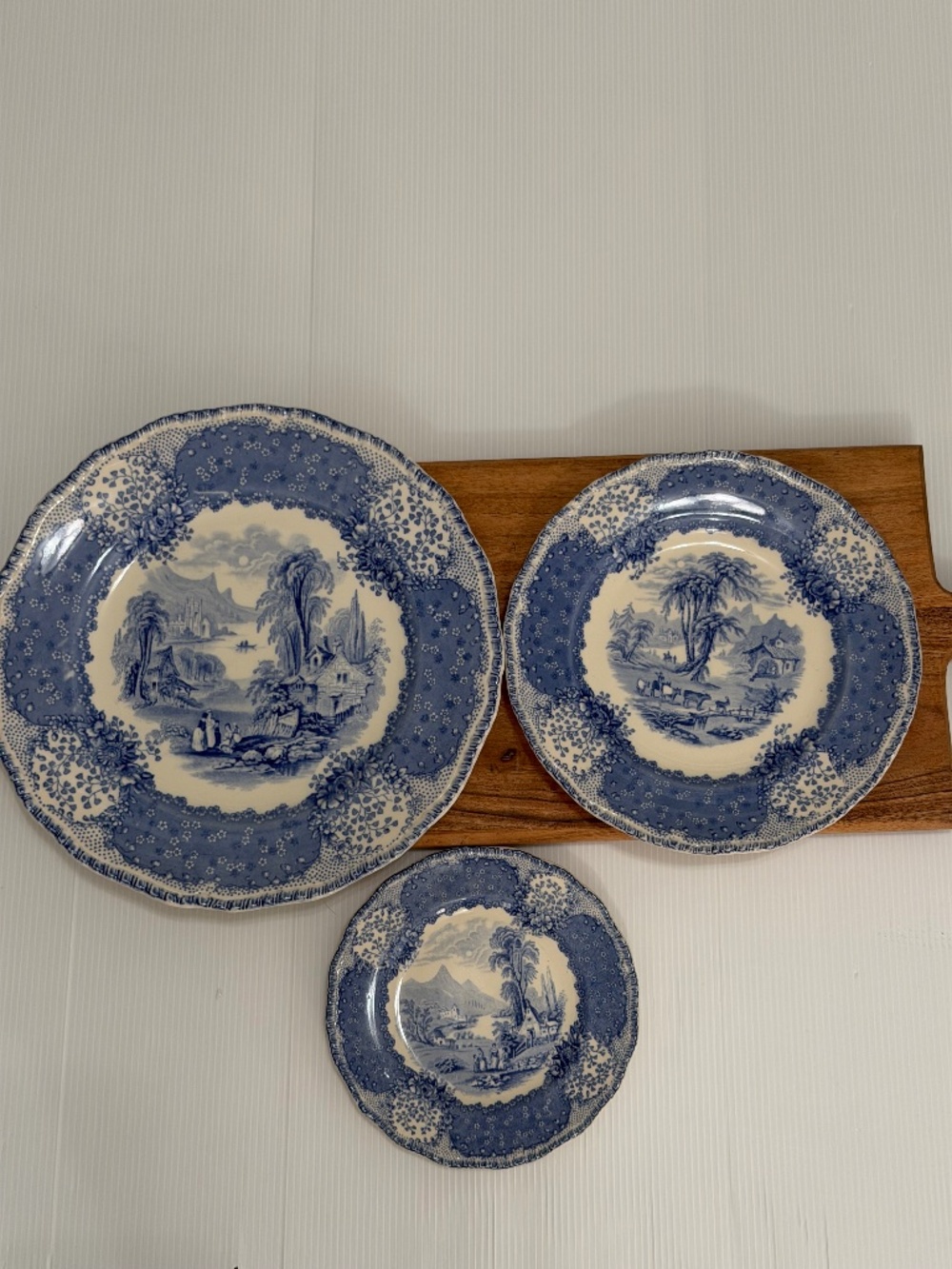 VNTG 1931/1932 Royal Doulton Chatham Blue & White Plate Trio Set Cottagecore Dec
